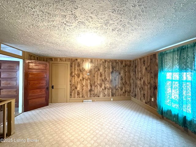 3480 Walter Hall Rd, New Haven, KY 40051