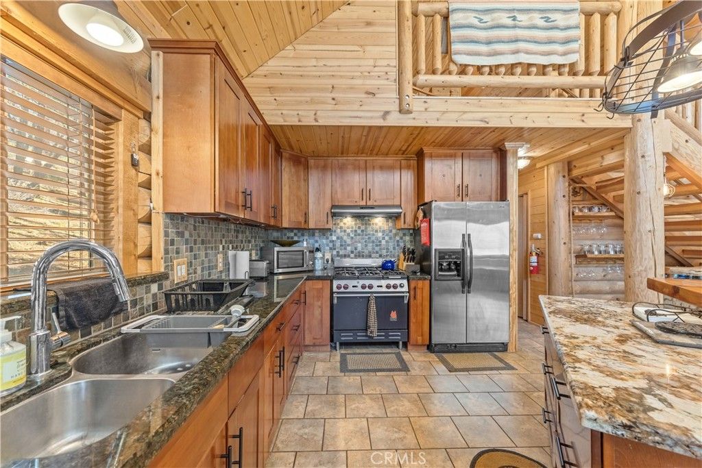 Image 11 of property listing at 384 Saw Mill Canyon, Big Bear City, CA 92314