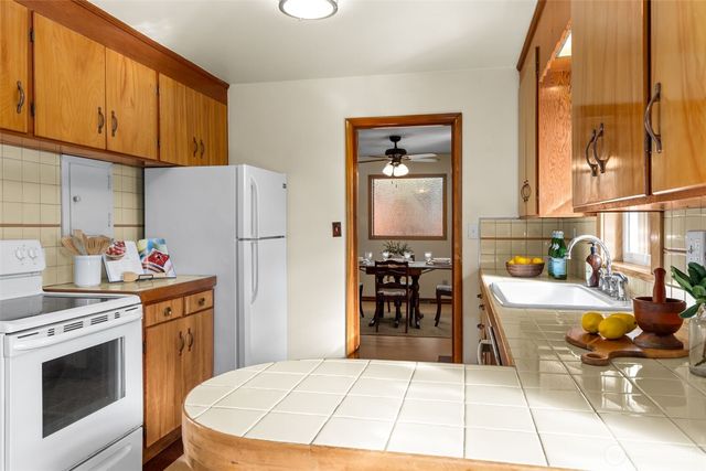 2627 N Highland Street, Tacoma, WA 98407