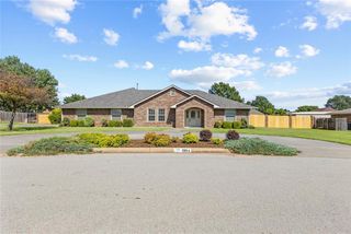 1804 Kristie Lane, Weatherford, OK 73096
