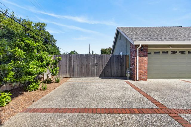 1921 Belcot Rd, Sacramento, CA 95825