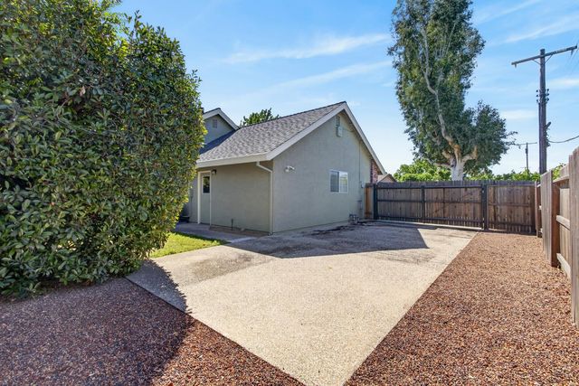 1921 Belcot Rd, Sacramento, CA 95825