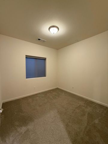 482 W Richard Avenue, Porterville, CA 93257