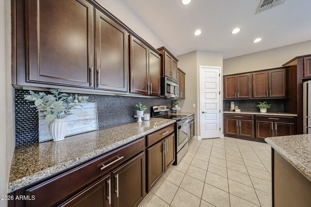 18220 W SEQUOIA Drive, Goodyear, AZ 85338