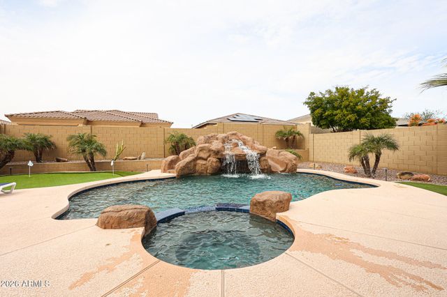 18220 W SEQUOIA Drive, Goodyear, AZ 85338