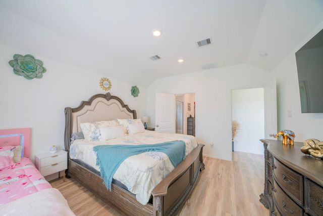 8658 Flamingo Bay Lane, Cypress, TX 77433