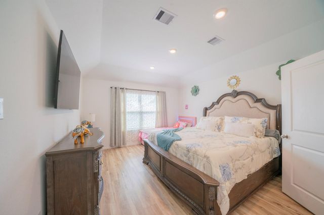 8658 Flamingo Bay Lane, Cypress, TX 77433