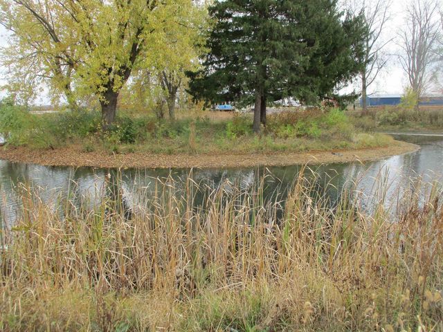 L 24 South Road, North Freedom, WI 53951