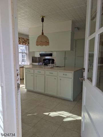 4 New Amwell Rd, Hillsborough Twp., NJ 08844