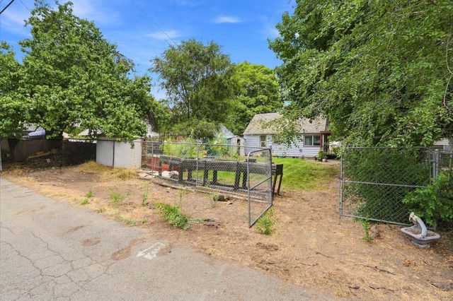 5619 N Elm St, Spokane, WA 99205