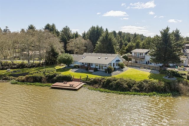 288 Overlake Street NE, Ocean Shores, WA 98569