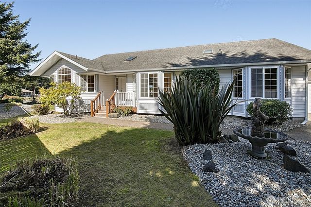 288 Overlake Street NE, Ocean Shores, WA 98569