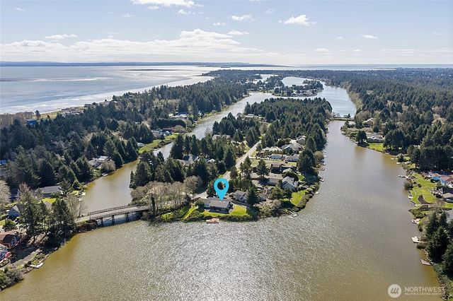 288 Overlake Street NE, Ocean Shores, WA 98569