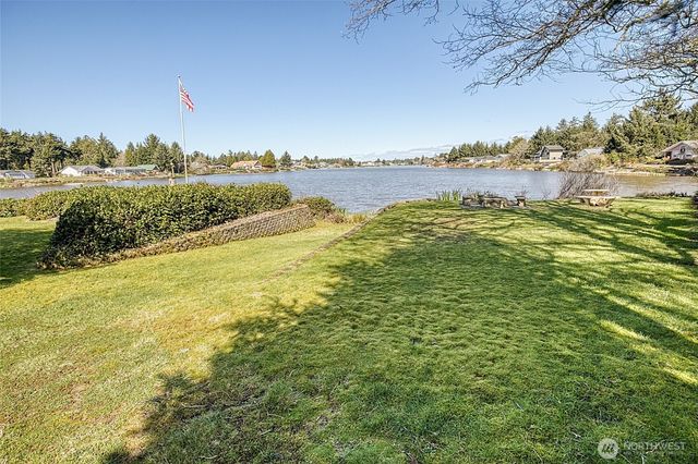 288 Overlake Street NE, Ocean Shores, WA 98569