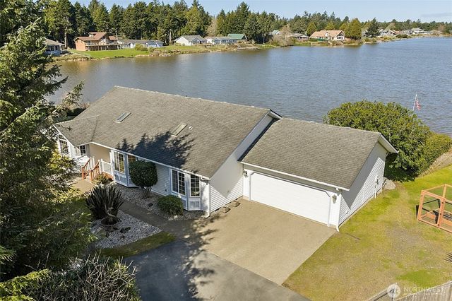 288 Overlake Street NE, Ocean Shores, WA 98569