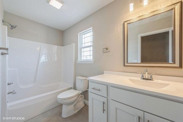 504 Hatch Lake Pkwy, Valparaiso, IN 46385