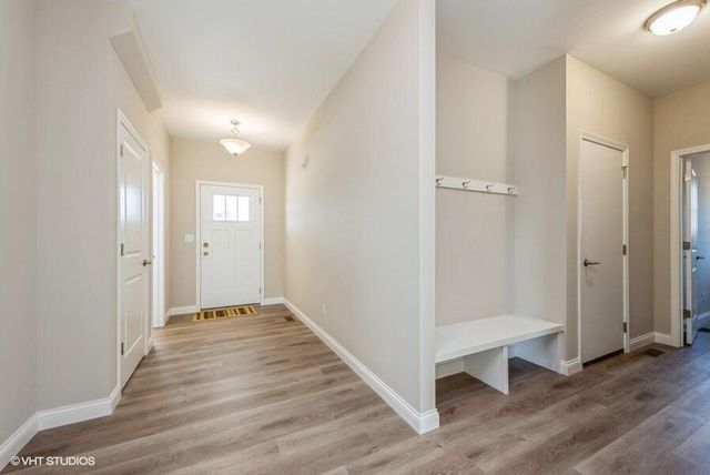 504 Hatch Lake Pkwy, Valparaiso, IN 46385