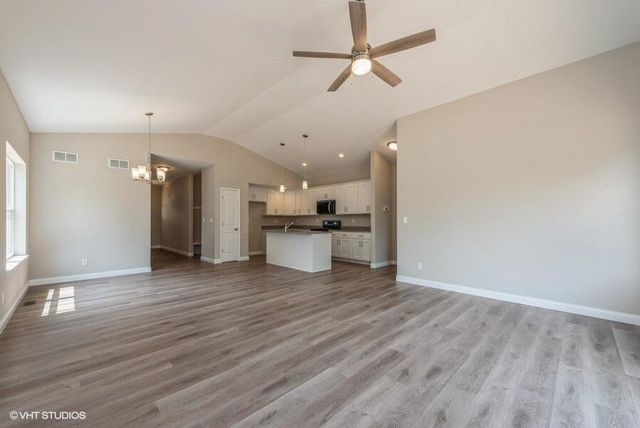 504 Hatch Lake Pkwy, Valparaiso, IN 46385