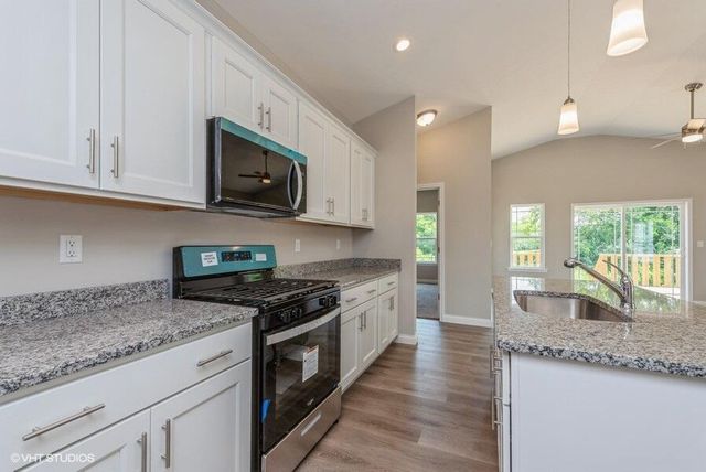 504 Hatch Lake Pkwy, Valparaiso, IN 46385