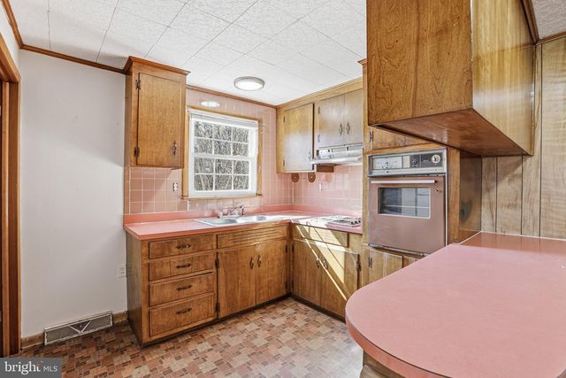 20287 RIDGE RD, Colonial Beach, VA 22443