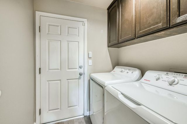 5706 W Sample Avenue W, Fresno, CA 93722