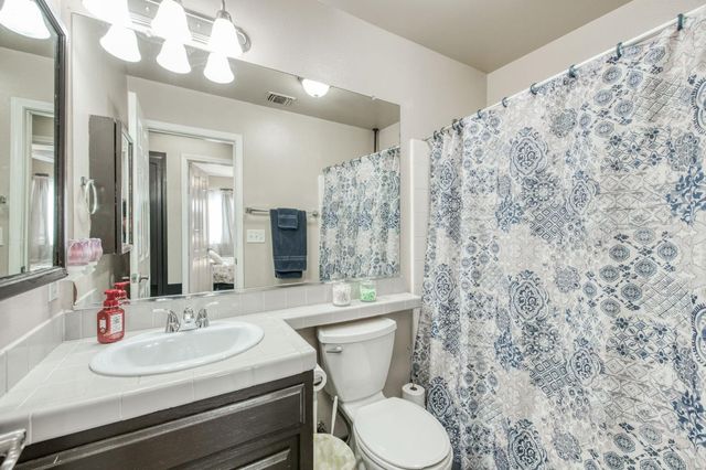 5706 W Sample Avenue W, Fresno, CA 93722