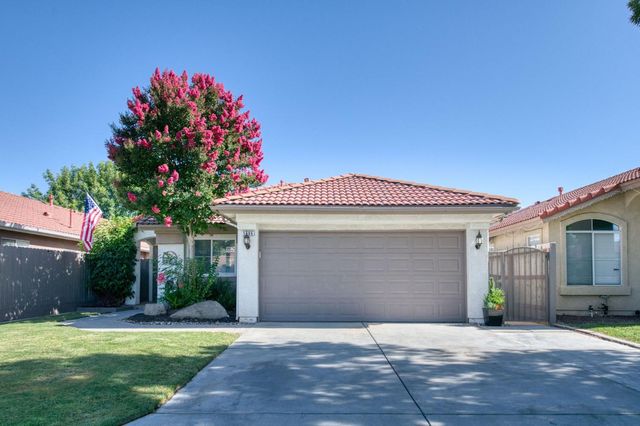 5706 W Sample Avenue W, Fresno, CA 93722