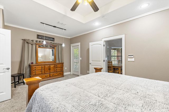 146 County Road 2250, Valley View, TX 76272