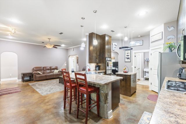 146 County Road 2250, Valley View, TX 76272