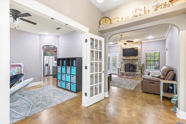 146 County Road 2250, Valley View, TX 76272