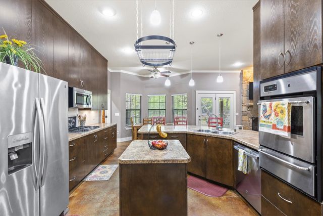 146 County Road 2250, Valley View, TX 76272