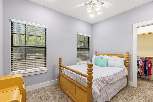 146 County Road 2250, Valley View, TX 76272