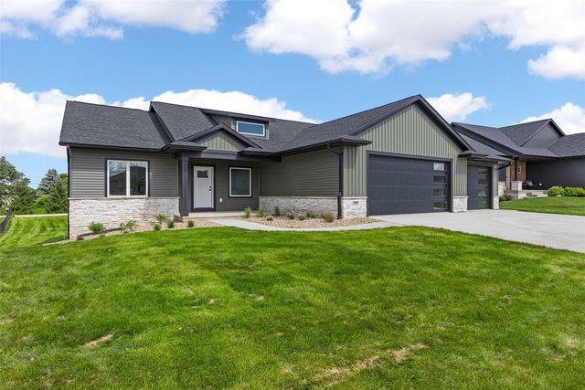 3988 Peridot Dr, Marion, IA 52302