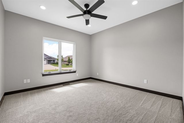 3988 Peridot Dr, Marion, IA 52302