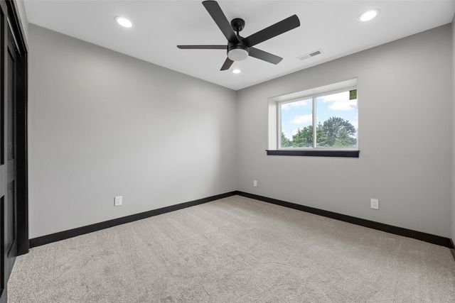 3988 Peridot Dr, Marion, IA 52302