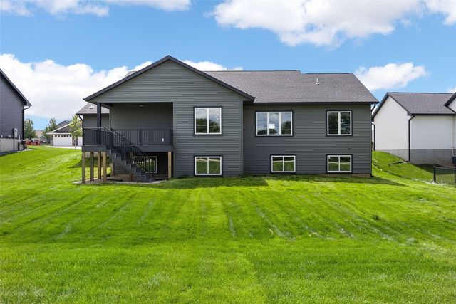 3988 Peridot Dr, Marion, IA 52302