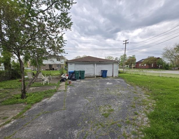 609 E 152nd Street, Phoenix, IL 60426
