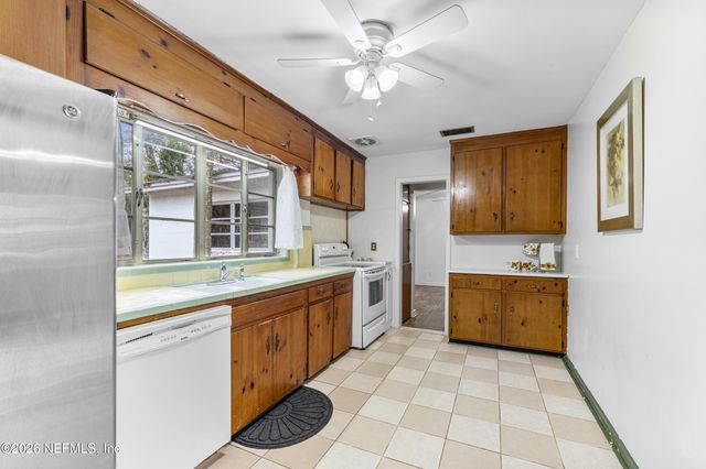 807 BROOKMONT Avenue E, Jacksonville, FL 32211