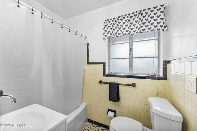 807 BROOKMONT Avenue E, Jacksonville, FL 32211