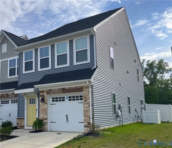 2210 PALM Ct, Sandston, VA 23150