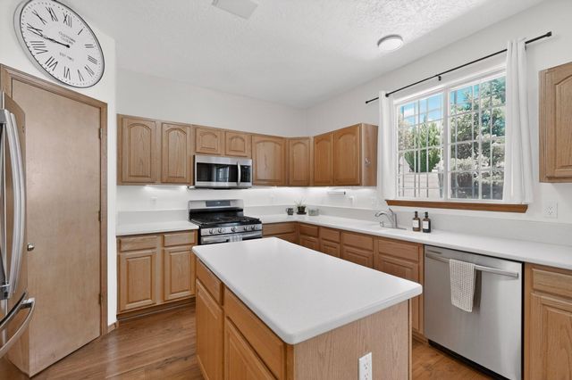 8720 Springhill Drive NW, Albuquerque, NM 87114