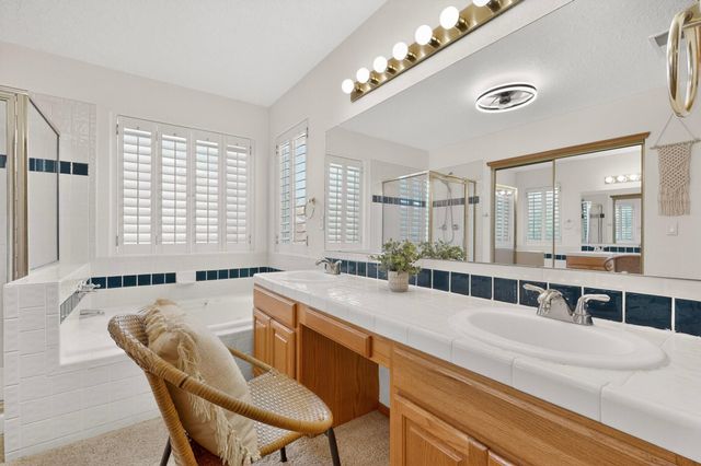 8720 Springhill Drive NW, Albuquerque, NM 87114