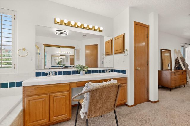 8720 Springhill Drive NW, Albuquerque, NM 87114