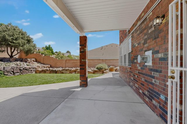 8720 Springhill Drive NW, Albuquerque, NM 87114