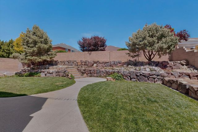 8720 Springhill Drive NW, Albuquerque, NM 87114