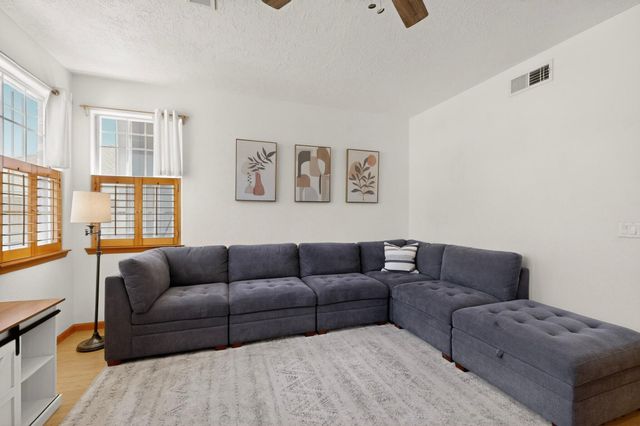 8720 Springhill Drive NW, Albuquerque, NM 87114