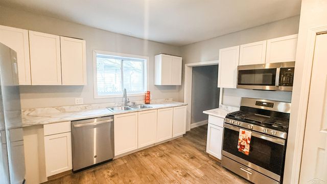 204 Elm Street, Bay City, MI 48706