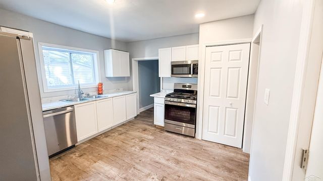 204 Elm Street, Bay City, MI 48706