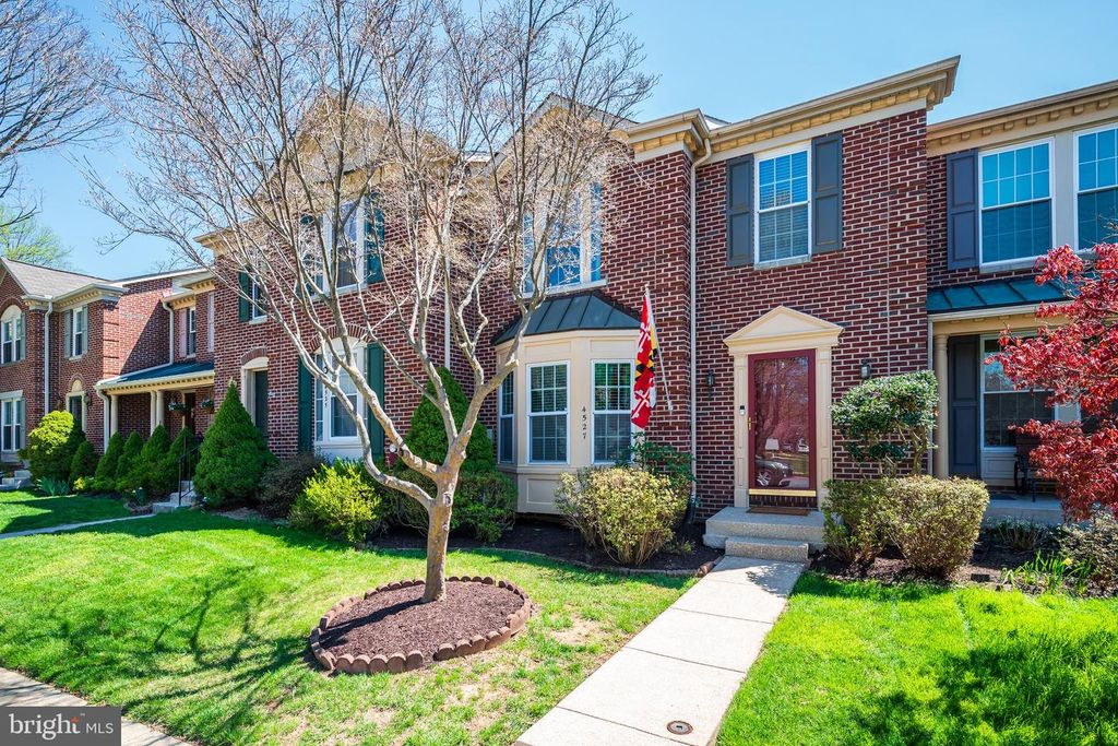 Image 1 of property listing at 4527 KINGSCUP CT, Ellicott City, MD 21042