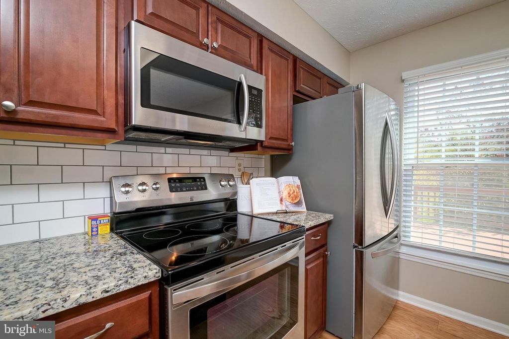 Image 12 of property listing at 4527 KINGSCUP CT, Ellicott City, MD 21042